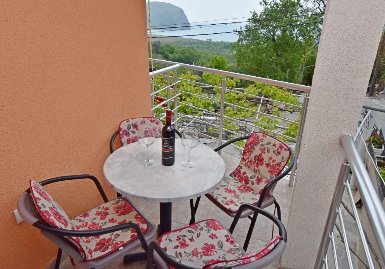 Apartments Siljak Петровац Экстерьер фото